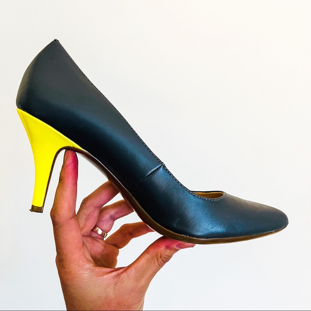 Calvin Klein Women's Gray/Yellow Ashley Pumps Heels Size 7M